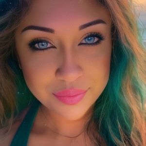 Meet your Posher, Cynthia